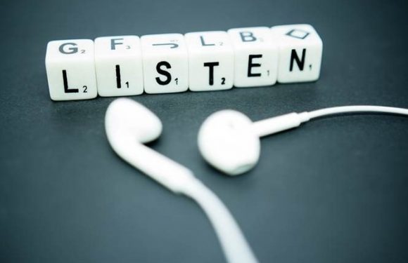 Boggle letter-word Listen and earbuds